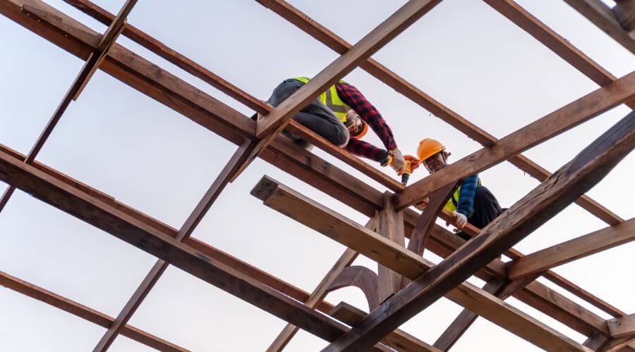 Expert Emergency Roof Repairs services in East Fultonham, OH